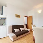 In With Sea View, Balcony, Air Conditioning, Wifi 5052-3 Apartman