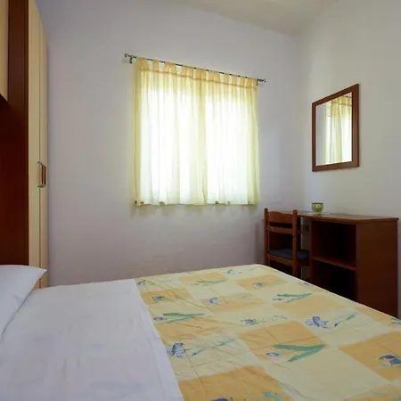 In With Sea View, Balcony, Air Conditioning, Wifi 5052-3 Apartman Seget Vranjica