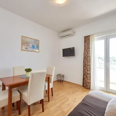 In With Sea View, Balcony, Air Conditioning, Wifi 5052-3 Apartman *